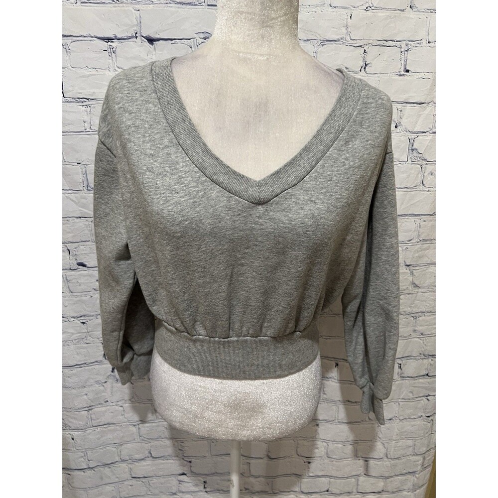 Urban Outfitters Women's Pullover V-Neck Gray Cropped Sweatshirt size XS